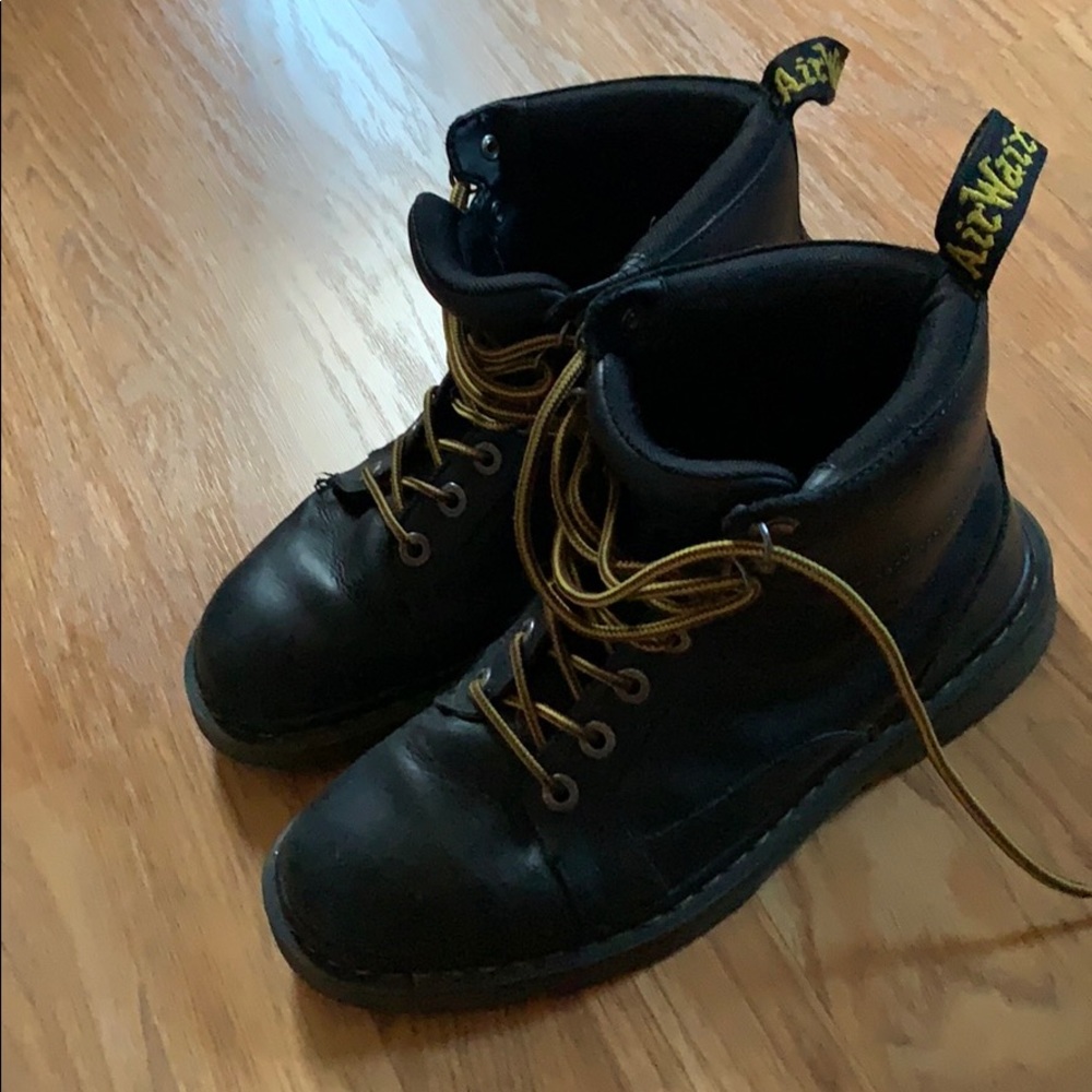 Men’s Dr Martens black boots